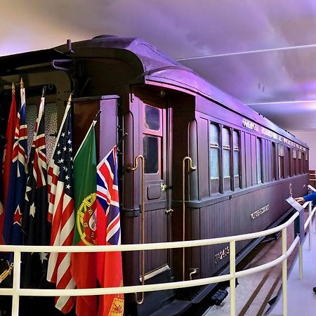 コンピエーニュLe Julia - Neuf - Gare Et Garageアパートメント エクステリア 写真